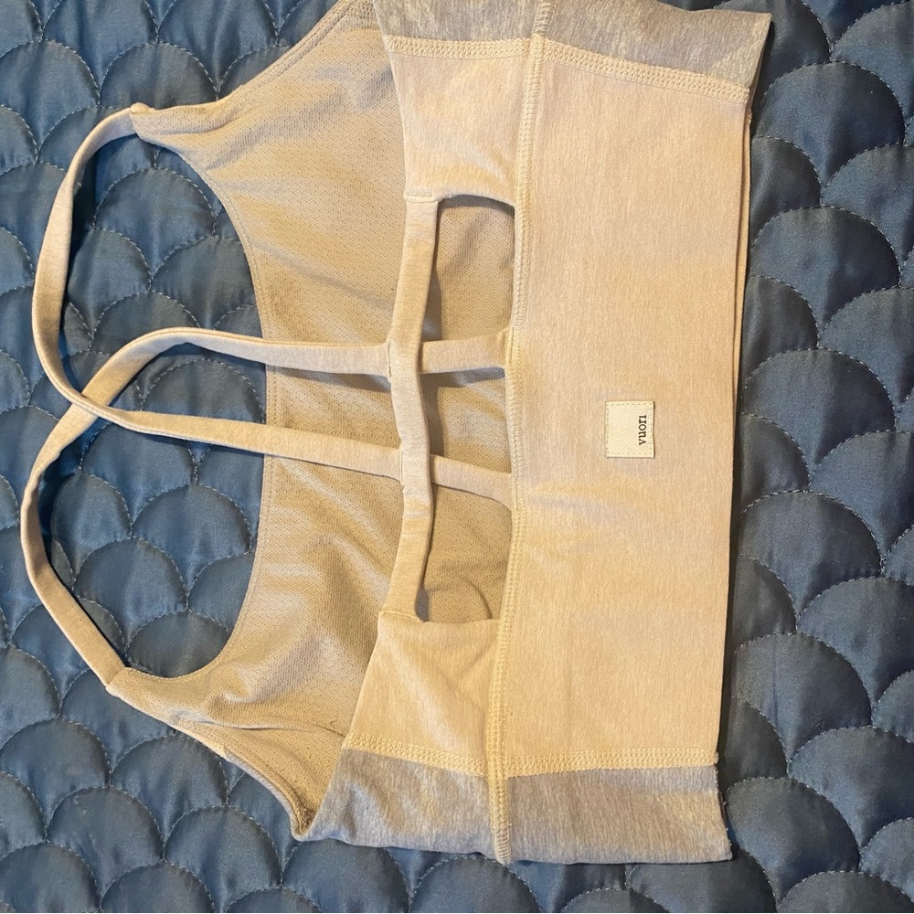 Vuori sports bra